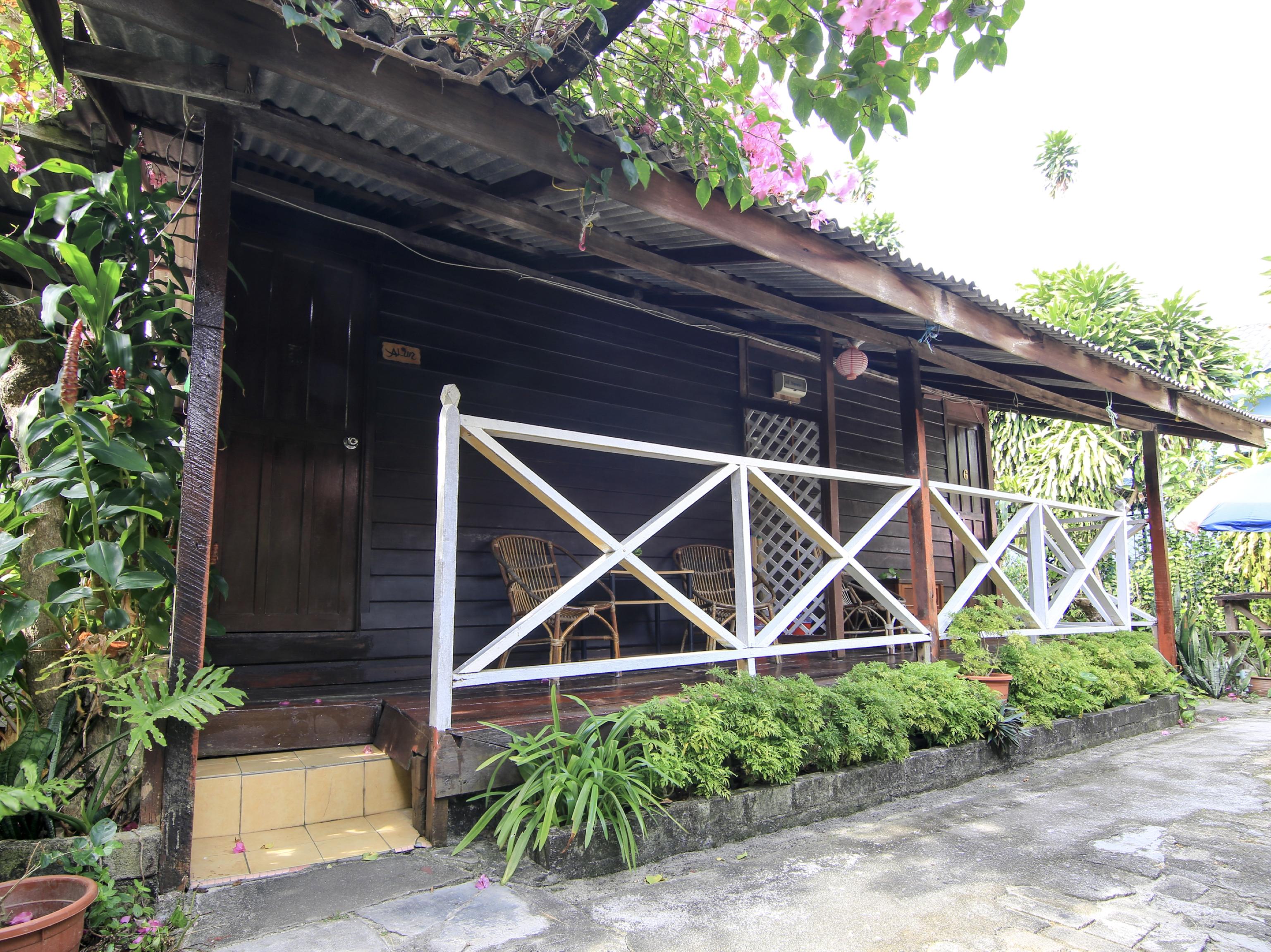 Ombak Inn Chalet Кампунг-Телук-Нипах Экстерьер фото